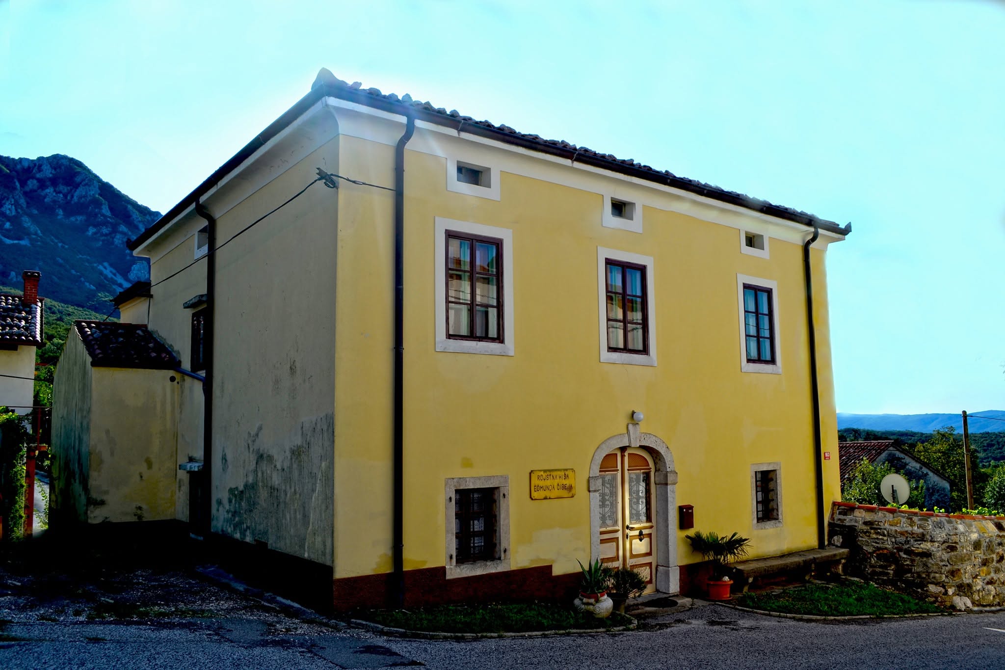 Rojstna hiša