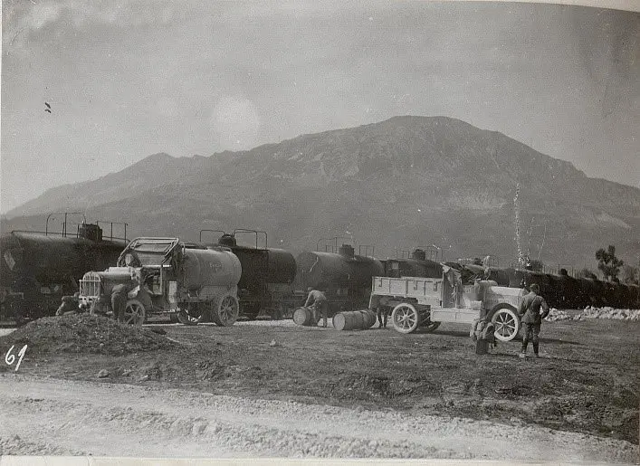Skladiščni tir za gorivo ob žičnici